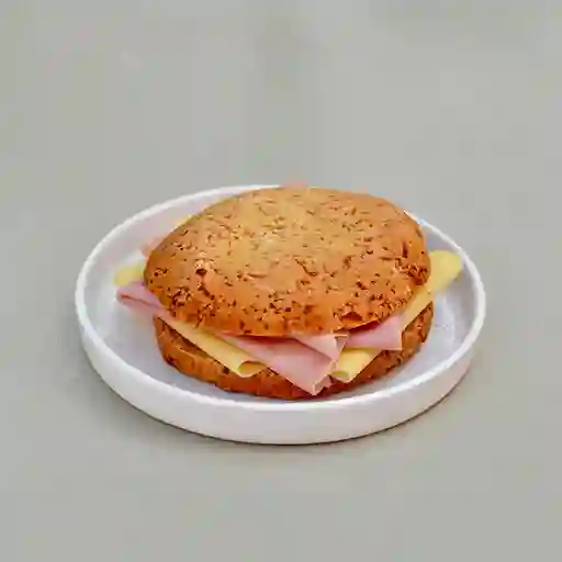 Chipa Relleno de Jamón y Queso