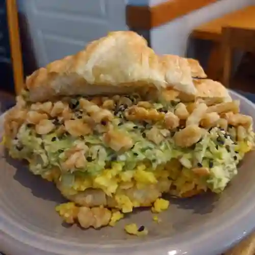 Croissant de Pollo y Palta